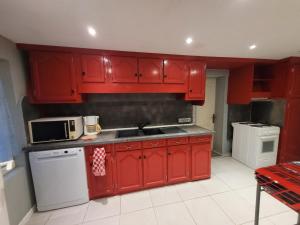 Gite chez Matos maison entière avec 3 chambres et grande cour pour animaux admis
