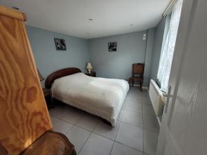 Gite chez Matos maison entière avec 3 chambres et grande cour pour animaux admis