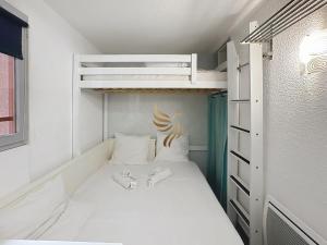 CapRaphéa T2 with seaview,balcony,parking,AC,WIFI.