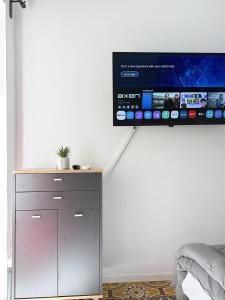 Modern Twin Studio Apartment next to Valletta!