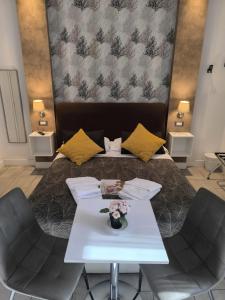 Castel Sant Angelo Suites - Vatican - City center - Direct bus stop to and from Fiumicino Apt