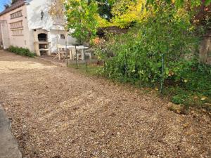 Gite chez Matos maison entière avec 3 chambres et grande cour pour animaux admis