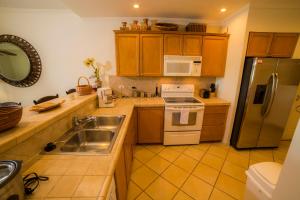 Del Mar 3N 3 bdr Garden View in Los Suenos