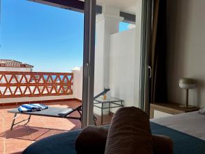 Spacious Andalusian Apartment, Sea View, between Malaga and Marbella