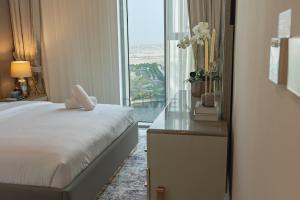 Apartment with Stunning Canal Views, Just Minutes from Dubai Mall and Burj Khalifa - 17 Icon Bay, Dubai Creek Harbour by Deluxe Holiday Homes