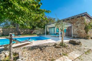 Casa Apricot by Kompas Villas