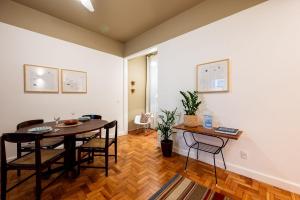 Na quadra da praia de Copacabana