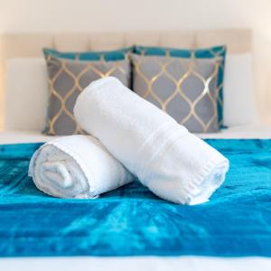 2 Bedroom Apartment - City Centre - Parking - Balcony - Netflix 5AC