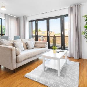 2 Bedroom Apartment - City Centre - Parking - Balcony - Netflix 5AC