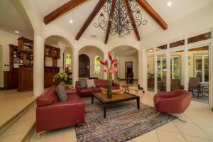 Harmon Estate 6 bdrs private pool in Los Suenos