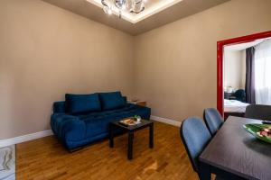 Elegant 2bdr Apartment with a Balcony