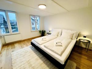 -TheUrbanist- Central 2 BD Free Parking Fast WiFi