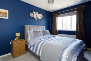 Family Seaside Escape - 5 Mins to Beach