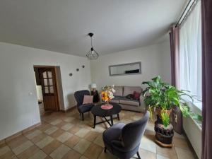 65 m2 full-foot apartment in a house with garden and private entrance