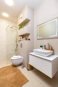 Royal Garden apartment with Private Parking