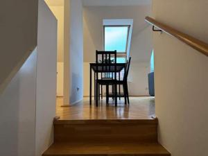 50qm, balcony, near center, Schönbrunn, attic