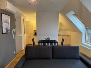 50qm, balcony, near center, Schönbrunn, attic