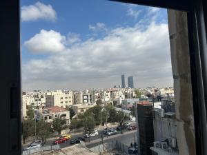 A double bed apartment in heart of Amman شارع سلطان الهند خلف ش عبدالله غوشه