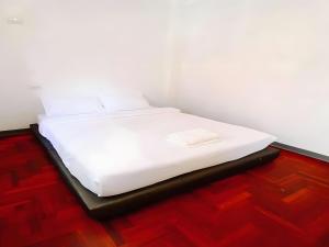 XX GO INN Silom Bang Rak - BTS Surasak