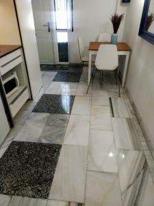 Apartamento interior cerca de la estación de metro - La Almudena - Arriaga