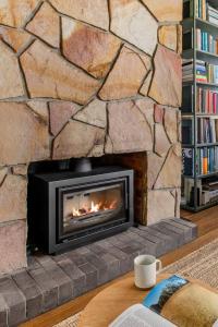 Forest Trails Escape - Bushland Serenity near Beach