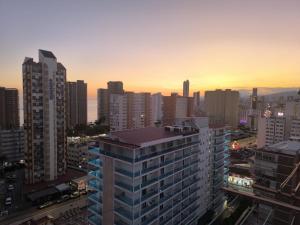 Kalifornia Benidorm Apartamento con piscina terraza parking y wifi a minutos de la playa