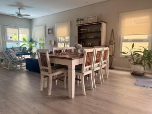 Refúgio em Juquehy no centro a poucos metros do mar com piscina privativa aquecida