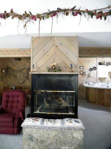 Unique Cabin Rental with Stunning Panoramic Views in Beech Mountain