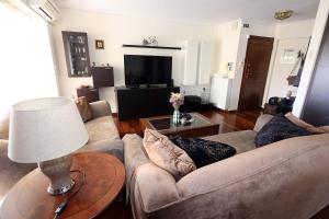 Cosy and Comfy near Niarxos and Athens Riviera