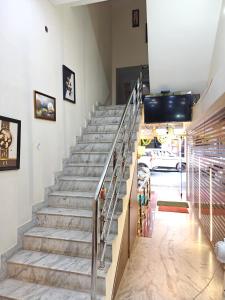 CN Comforts Hotel & Dormitory