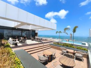 Apto 2 quartos luxuoso a poucos metros da Beira Mar