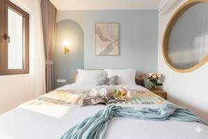 Label6 To Ngoc Van - Crescendo Boutique Studio