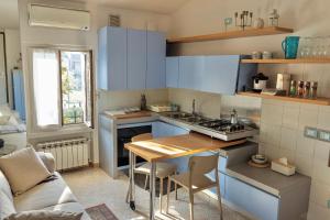 lakefront and parking - Lakefront Escape