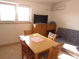 Apartments in Sv. Filip i Jakov 53897