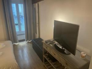 Practical 1-BR apartment next to Le Bon Marché