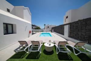 Marisa, modern 3 bed villa with AC & WIFI