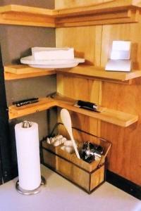Modern Tiny House with Ski Access in Bennington, New Hamsphire