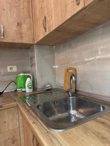 Cozy 1 Bedroom Apartment steps from the sea in th heart of the beach area