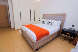 Serenity Stays-Deluxe Master