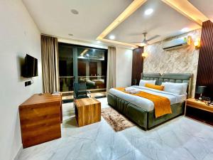 Ginger Suites By Aura