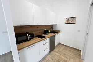 The Elegant Cannois Stylish Studio with Balcony - Cannes hyper centre