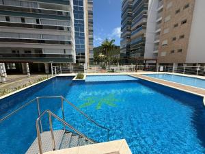 cód 56 - Apartamento á 300M do mar
