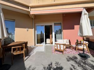 Bel appartement avec piscine en bord de mer