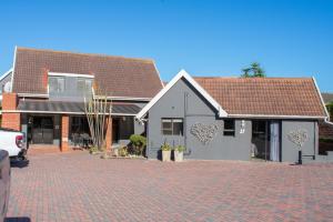 VillaVin at 26 Richardson