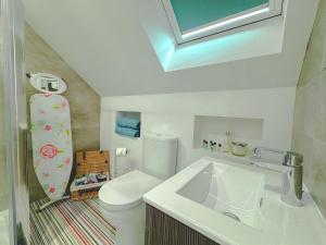 New Modern Studio in Chandlers Ford with Parking