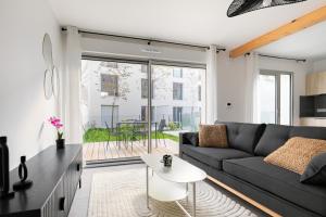 Jolie maison lumineuse de style industriel