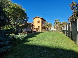 IRIS Villa ristrutturata con giardino