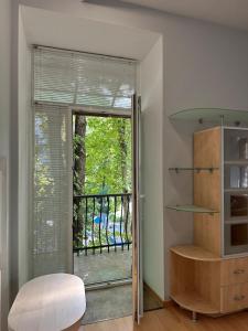 1 room right near the Kreschatyk