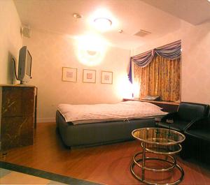 Hotel Queens Court -ホテル クインズコート-