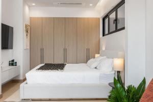 Casa Brisa Tranquila, Pools, Gym, & Beach Club